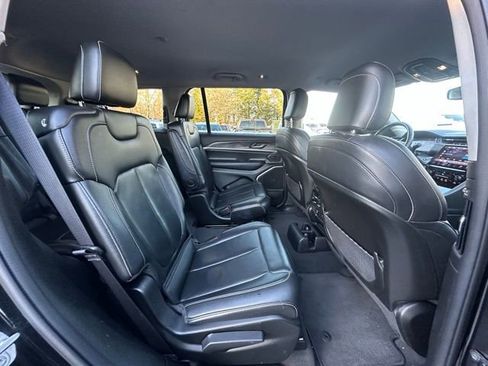 Used 2022 Jeep Grand Cherokee L Limited image 28