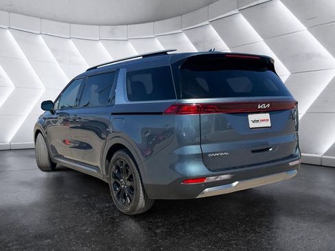 Used 2024 Kia Carnival SX image 6