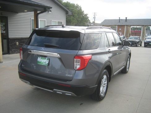 Used 2022 Ford Explorer XLT w/ Equipment Group 202A AWD/4WD image 8
