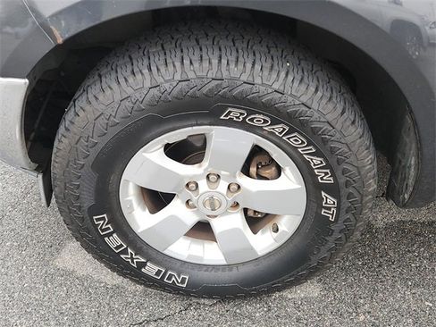 Used 2010 Nissan Frontier SE w/ SE Value Truck Pkg image 9