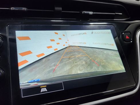 Used 2023 Chevrolet Bolt EUV LT w/ Driver Confidence Package image 2