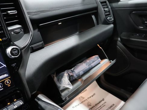 Used 2021 RAM 1500 Big Horn w/ Built-to-serve Edition image 32