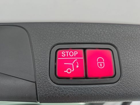 Used 2020 Mercedes-Benz GLB 250 image 13