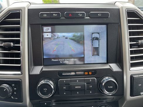 Used 2017 Ford F250 Lariat w/ Lariat Ultimate Package AWD/4WD image 9