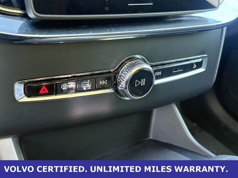 Certified 2025 Volvo XC90 B6 Plus image 22