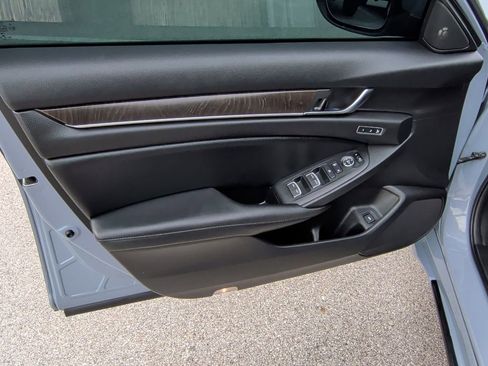 Used 2022 Honda Accord Touring image 10