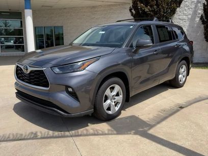 Used 2023 Toyota Highlander LE