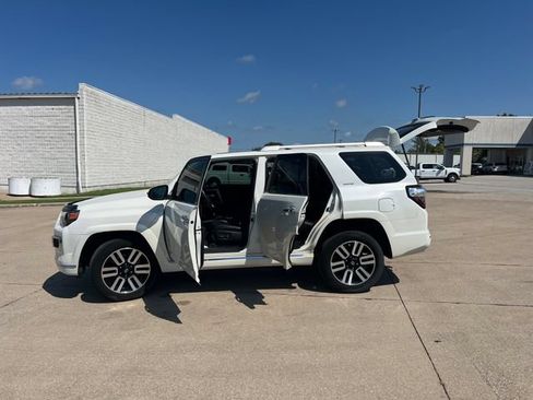Used 2023 Toyota 4Runner Limited AWD/4WD image 4