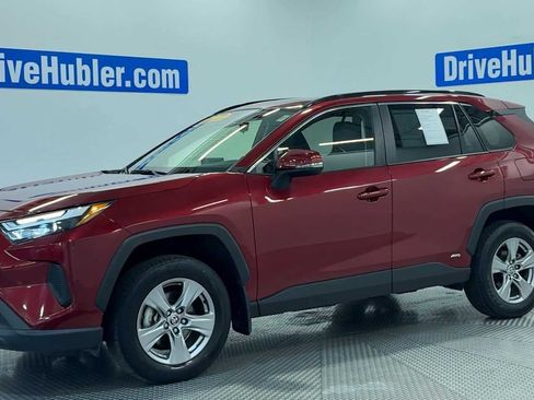 Used 2022 Toyota RAV4 XLE w/ Convenience Package AWD/4WD image 4