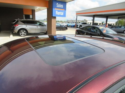 Used 2024 Nissan Altima 2.5 SV w/ SV Premium Package image 2