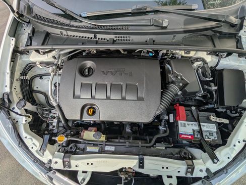 Used 2016 Toyota Corolla LE image 14