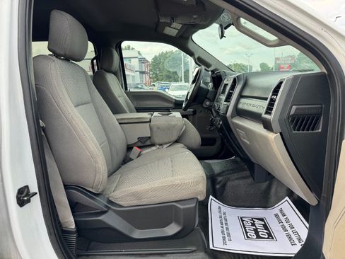 Used 2019 Ford F250 XLT w/ Camper Package AWD/4WD image 18