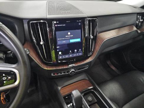 Used 2023 Volvo XC60 B5 Plus AWD/4WD image 11