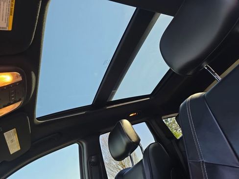 Used 2014 Jeep Grand Cherokee Overland image 30