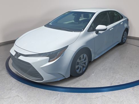 Used 2024 Toyota Corolla LE FWD image 1