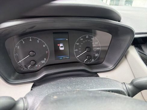 Used 2023 Toyota Corolla LE image 7