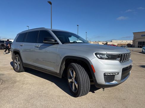 Used 2021 Jeep Grand Cherokee L Limited image 18