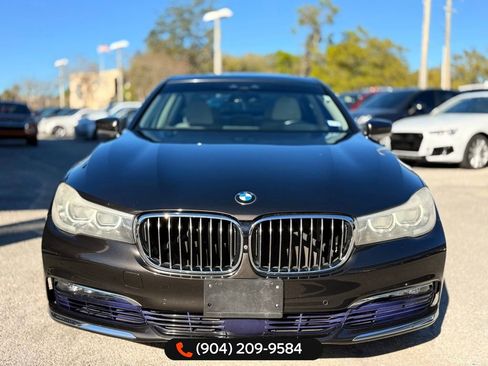 Used 2017 BMW 740i image 9