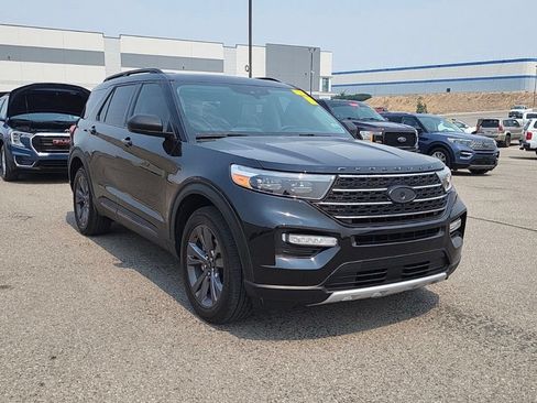 Used 2021 Ford Explorer XLT w/ Equipment Group 202A AWD/4WD image 2