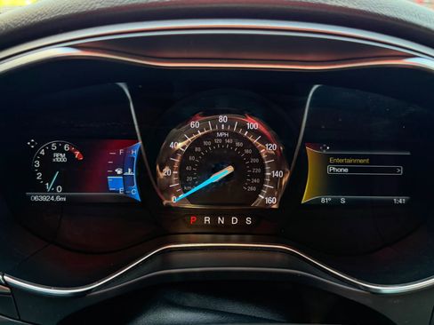Used 2018 Ford Fusion SE w/ Fusion SE Technology Package FWD image 9