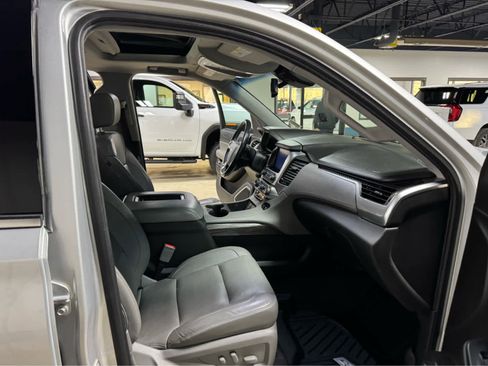 Used 2019 Chevrolet Suburban LT w/ LT Signature Package image 11