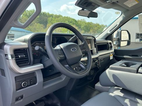 New 2026 Ford F550 4x4 Regular Cab Super Duty image 21