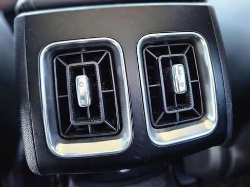 Used 2024 Kia Sorento S image 29