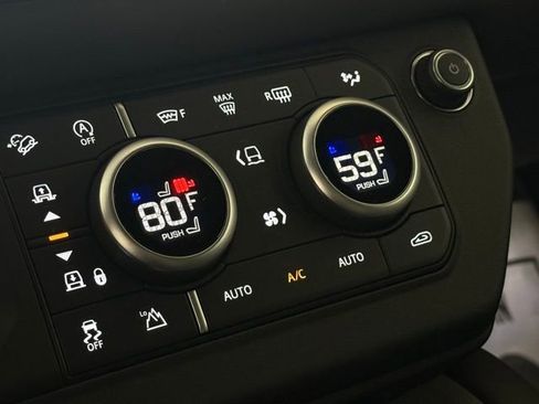 New 2025 Land Rover Defender 110 V8 image 38