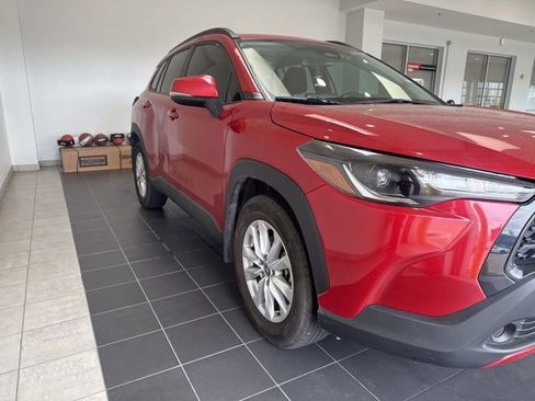 Used 2023 Toyota Corolla Cross LE FWD image 5