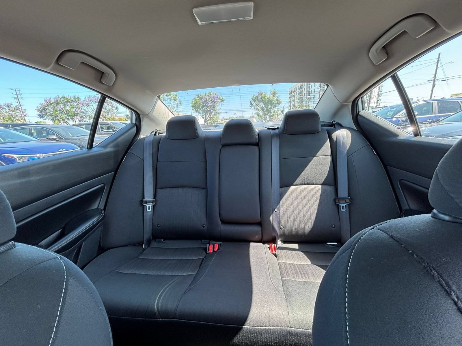 Used 2025 Nissan Altima 2.5 SV FWD image 37