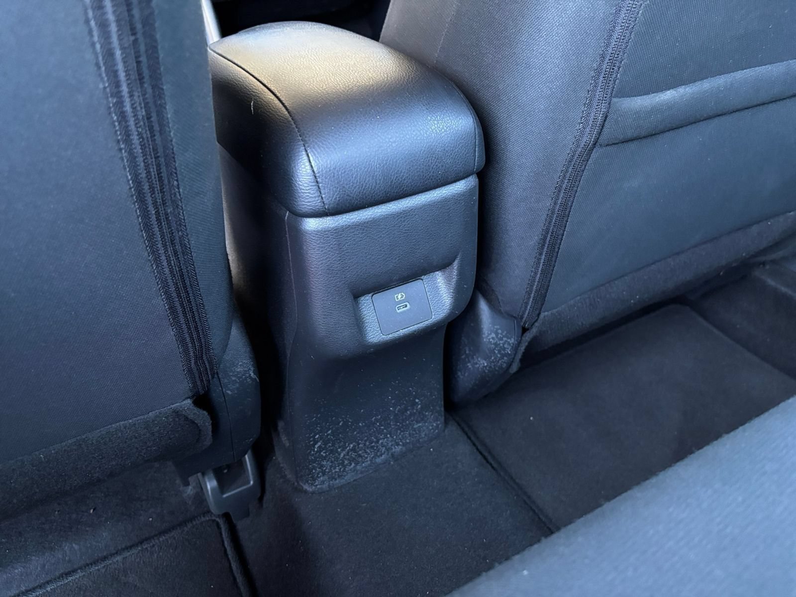 Used 2025 Nissan Versa SV FWD image 21