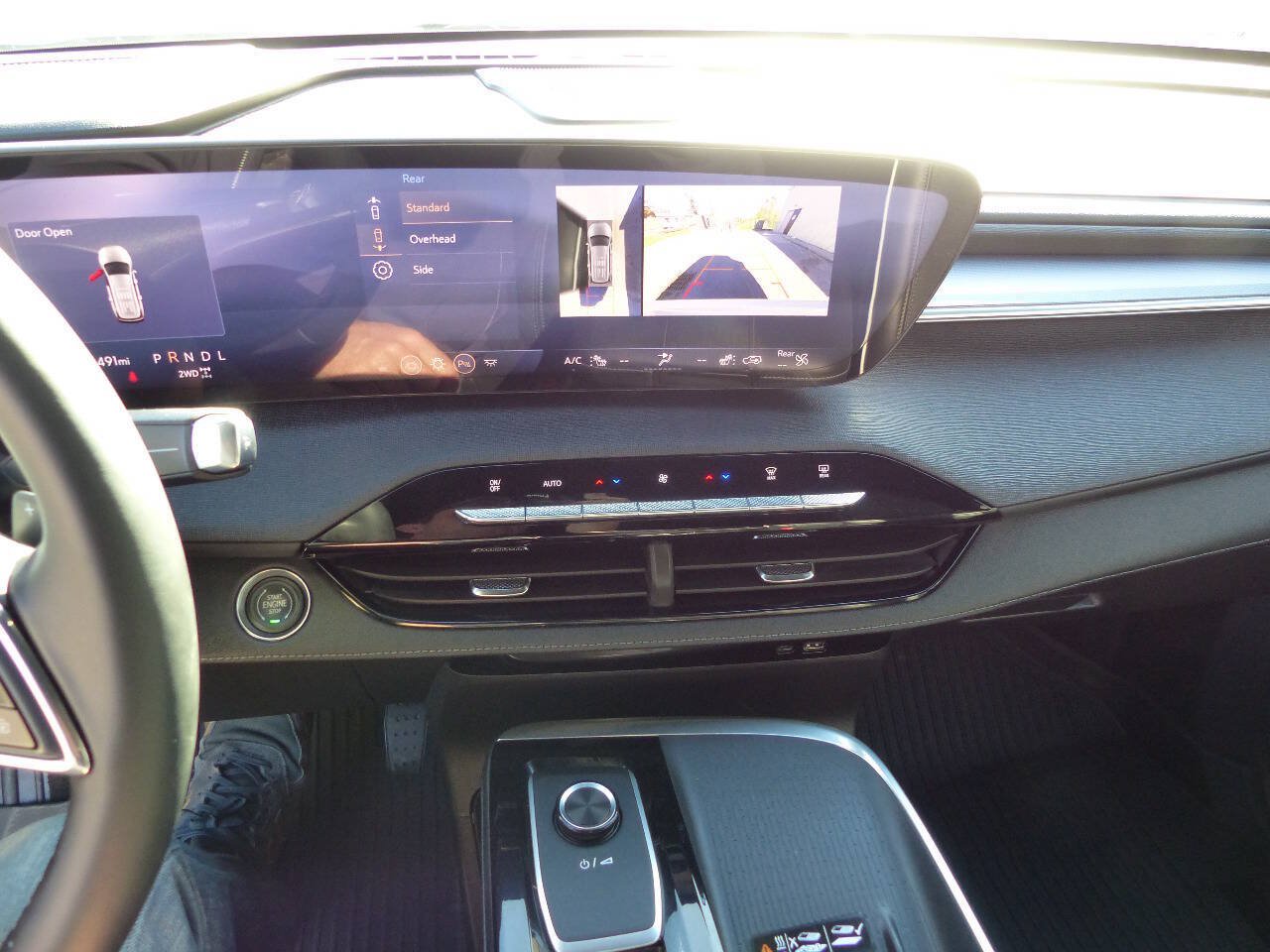 Used 2025 Buick Enclave Sport Touring AWD/4WD image 35