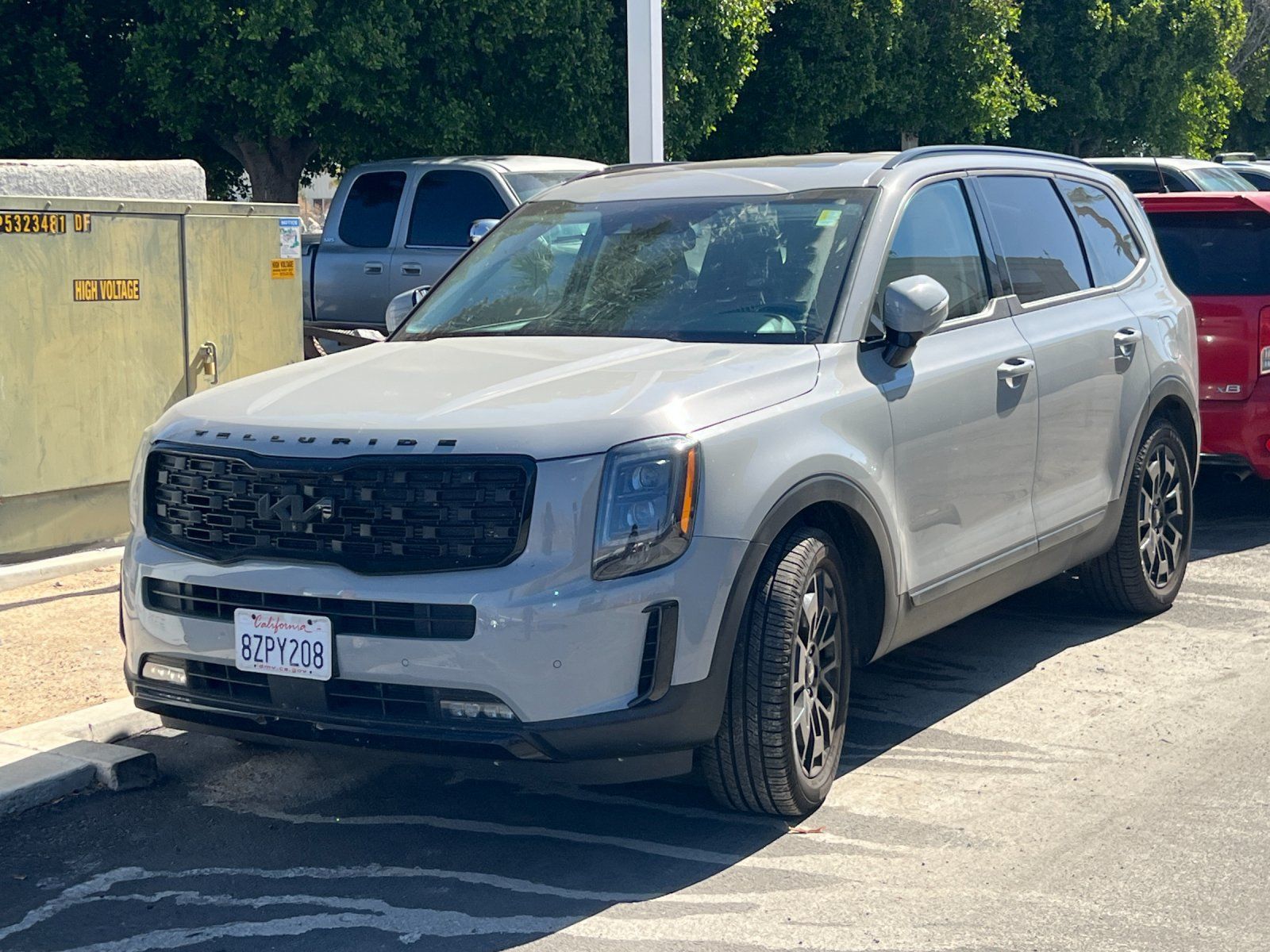 Certified 2022 Kia Telluride SX w/ Nightfall Edition Package AWD/4WD image 2