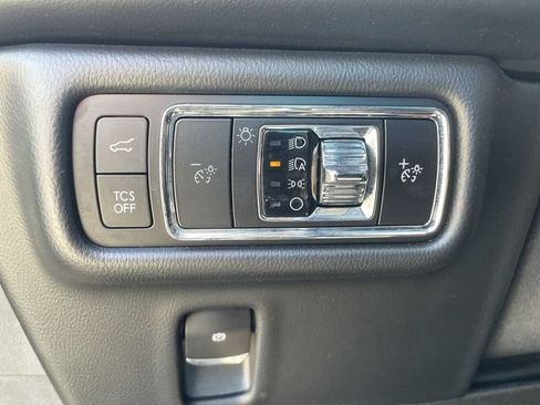 Used 2023 Lincoln Nautilus Reserve w/ Equipment Group 201A FWD image 36