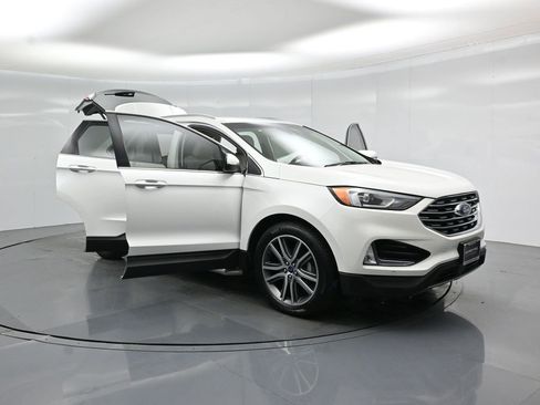 Certified 2020 Ford Edge Titanium FWD image 34