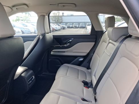 Certified 2025 Lincoln Corsair FWD image 6