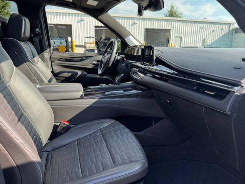 Certified 2023 Cadillac Escalade V AWD/4WD image 34
