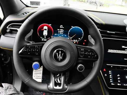 New 2026 Maserati Grecale Modena image 17