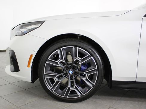 New 2026 BMW 530i xDrive w/ M Sport Package image 11