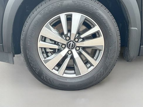 Used 2025 Nissan Pathfinder SL AWD/4WD image 31