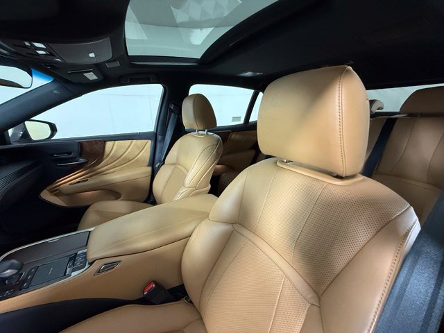 Used 2021 Lexus LS 500 RWD image 18
