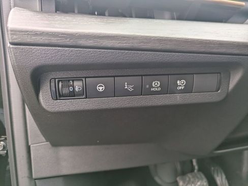 Used 2023 Nissan Ariya FWD image 17