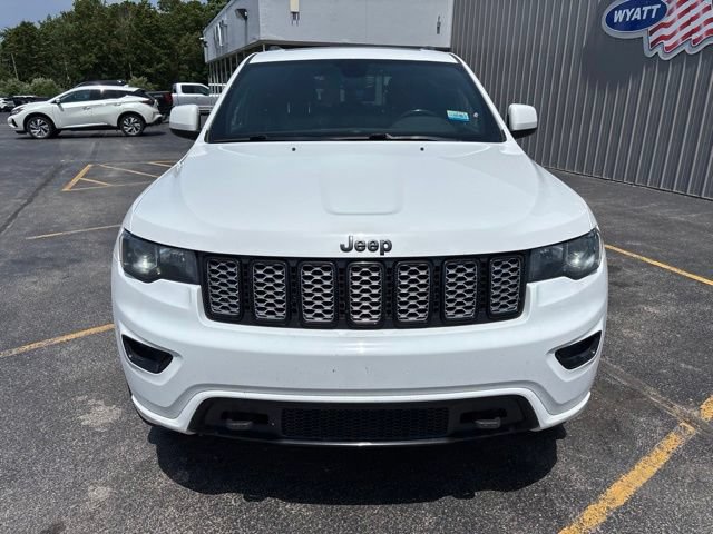 Used 2019 Jeep Grand Cherokee Altitude AWD/4WD image 2