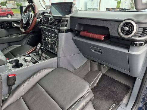Used 2024 INEOS Grenadier Station Wagon AWD/4WD image 29