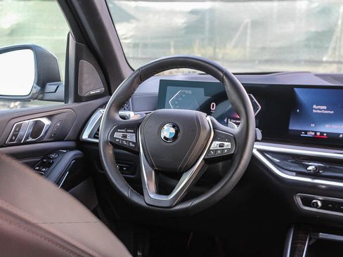 Used 2026 BMW X5 sDrive40i w/ Premium Package RWD image 14