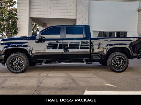 Used 2025 Chevrolet Silverado 2500 LT w/ Trail Boss Package image 5