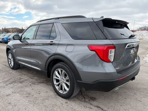 Used 2023 Ford Explorer XLT w/ Equipment Group 202A image 5