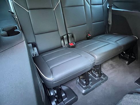 Used 2023 Cadillac Escalade Sport w/ LPO, ONYX Package image 32