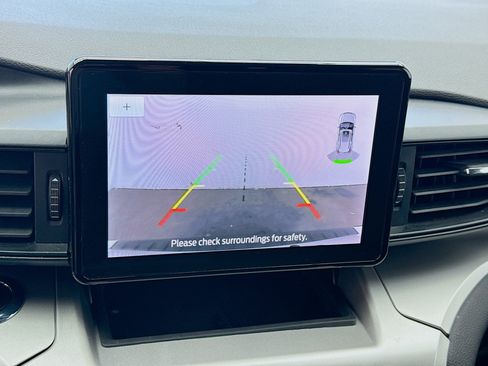 Used 2021 Ford Explorer XLT RWD image 10
