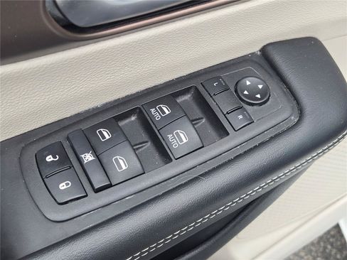 Certified 2023 Chrysler Voyager LX FWD image 24